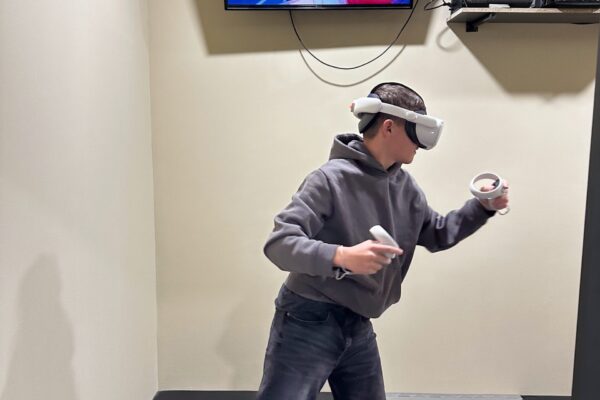 Gogle VR w strefie Strefa VR -park trampolin i sala zabaw FUN&SPORT